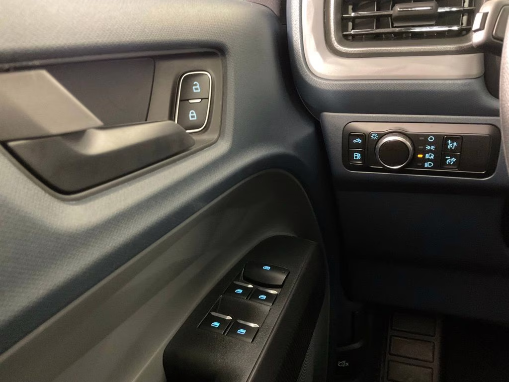 2026 Oxford White Ford Maverick XL FWD Truck