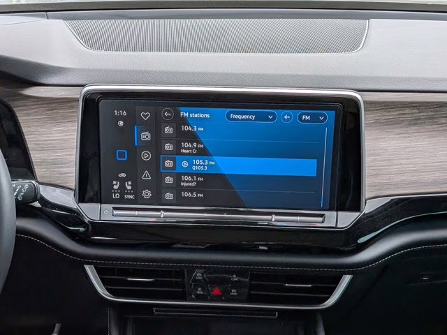 2024 Platinum Gray Metallic Volkswagen Atlas 2.0T SEL Premium R-Line AWD SUV