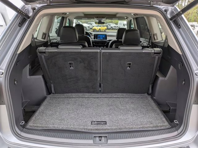 2024 Platinum Gray Metallic Volkswagen Atlas 2.0T SEL Premium R-Line AWD SUV