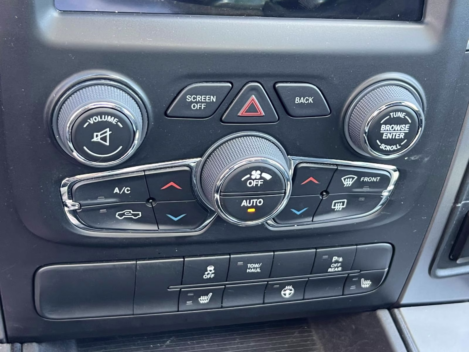 2022 Red Ram 1500 Classic Warlock 4x4 Quad Cab 6'4 Box 4X4 Truck