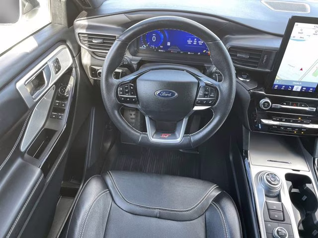 2023 White Metallic Ford Explorer ST 4X4 SUV
