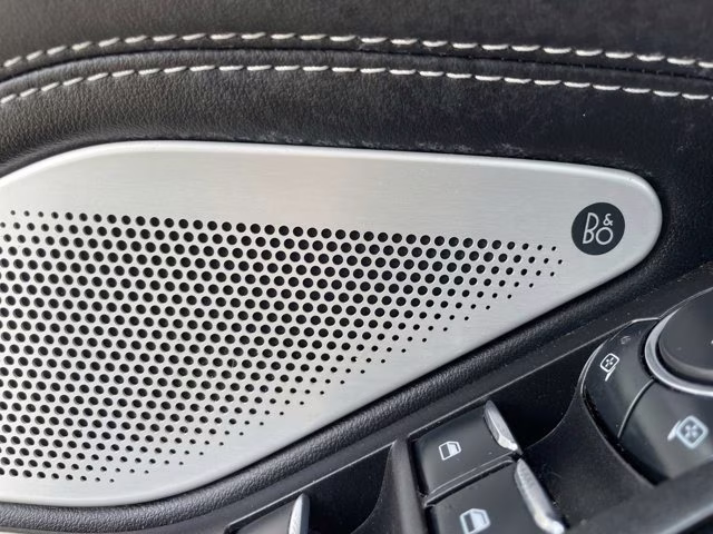 2023 White Metallic Ford Explorer ST 4X4 SUV