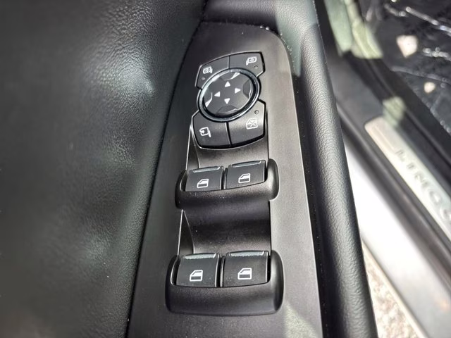 2022 Radiance Metallic Lincoln Nautilus Standard FWD SUV