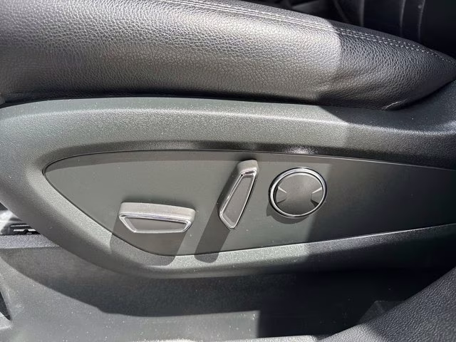 2022 Radiance Metallic Lincoln Nautilus Standard FWD SUV