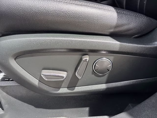 2022 Radiance Metallic Lincoln Nautilus Standard FWD SUV