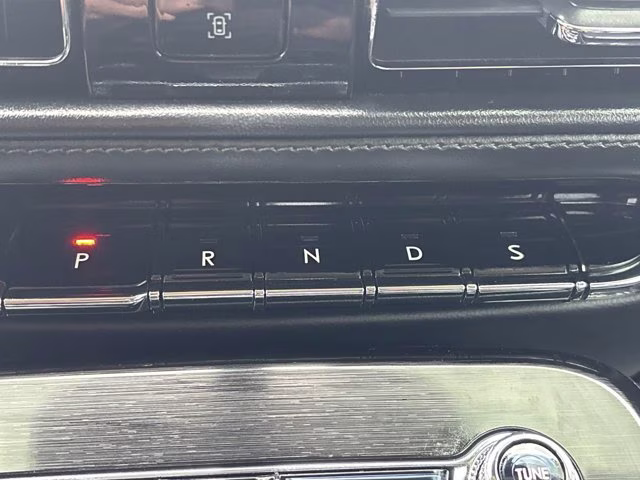 2022 Radiance Metallic Lincoln Nautilus Standard FWD SUV