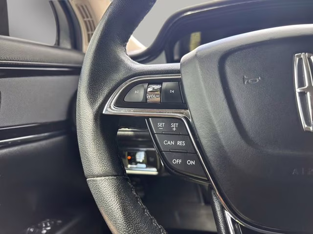 2022 Radiance Metallic Lincoln Nautilus Standard FWD SUV