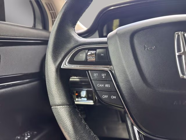 2022 Radiance Metallic Lincoln Nautilus Standard FWD SUV