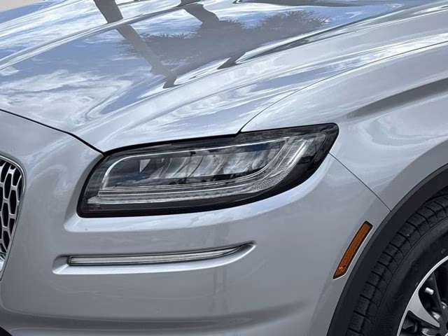 2022 Radiance Metallic Lincoln Nautilus Standard FWD SUV