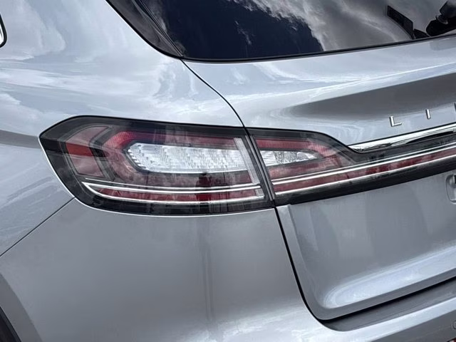 2022 Radiance Metallic Lincoln Nautilus Standard FWD SUV