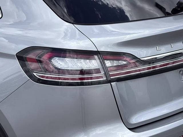 2022 Radiance Metallic Lincoln Nautilus Standard FWD SUV