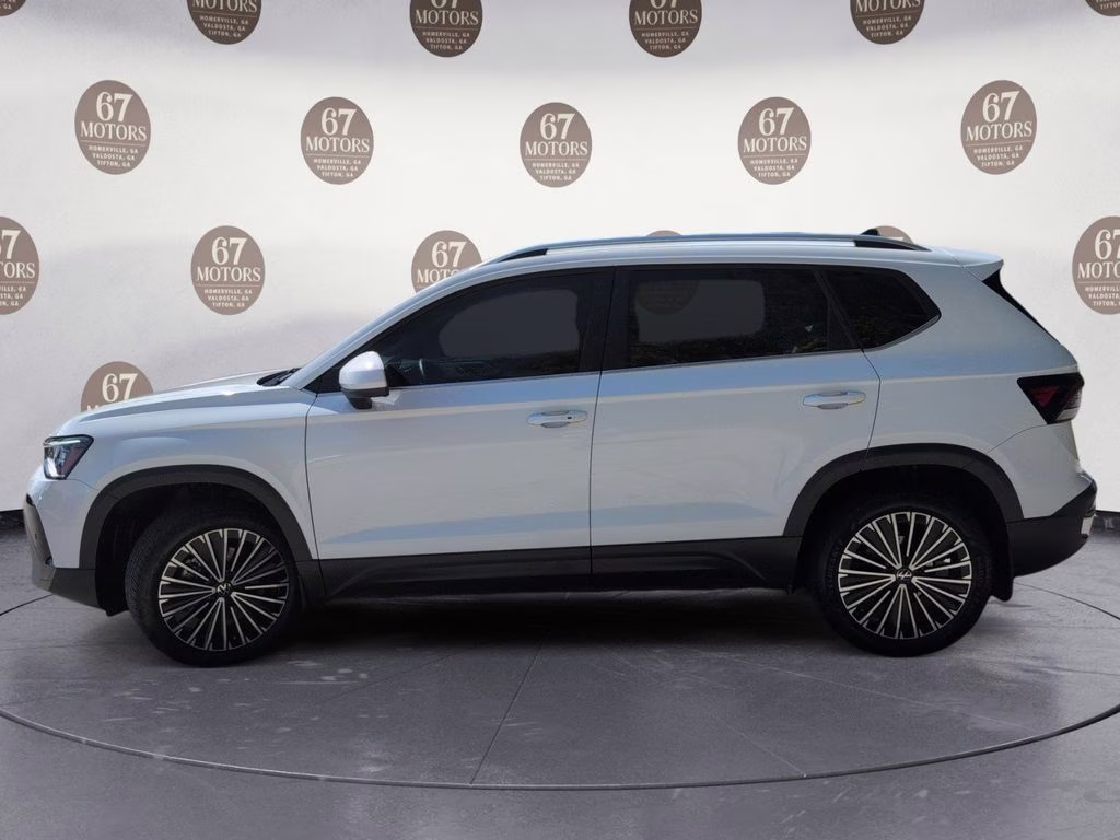 2025 White Volkswagen Taos 1.5T SE FWD SUV
