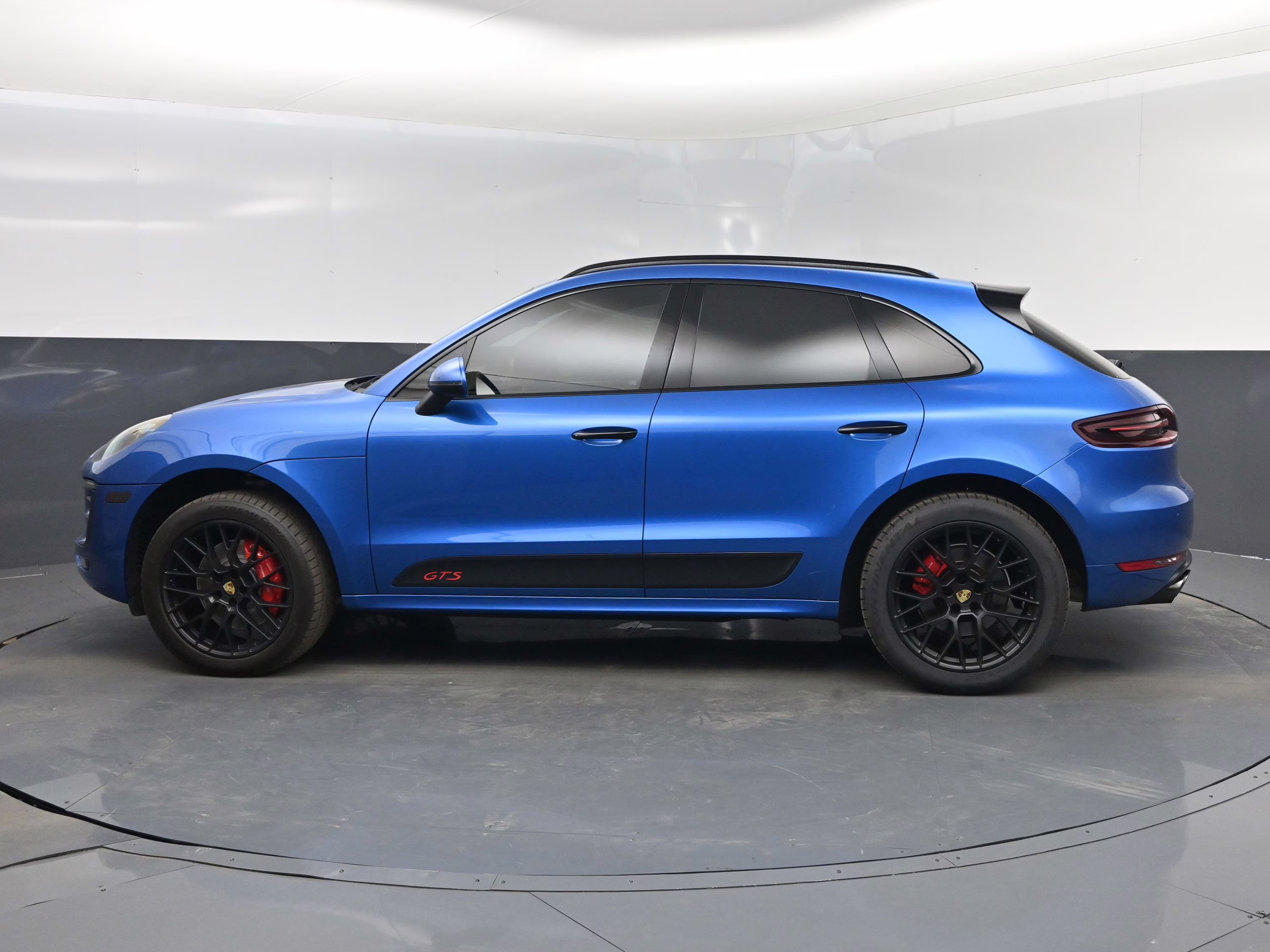 2018 Sapphire Blue Metallic Porsche Macan GTS AWD SUV