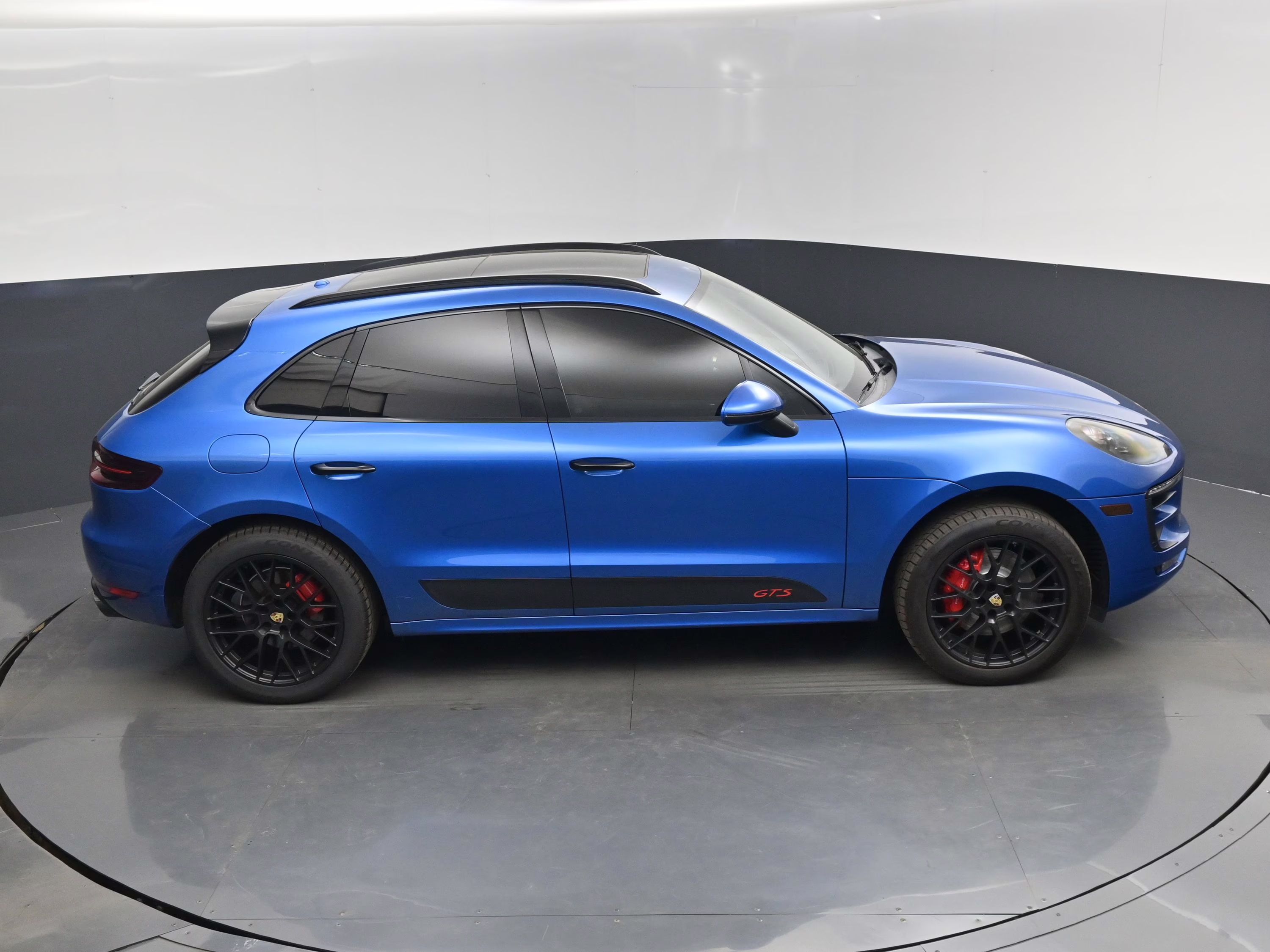 2018 Sapphire Blue Metallic Porsche Macan GTS AWD SUV