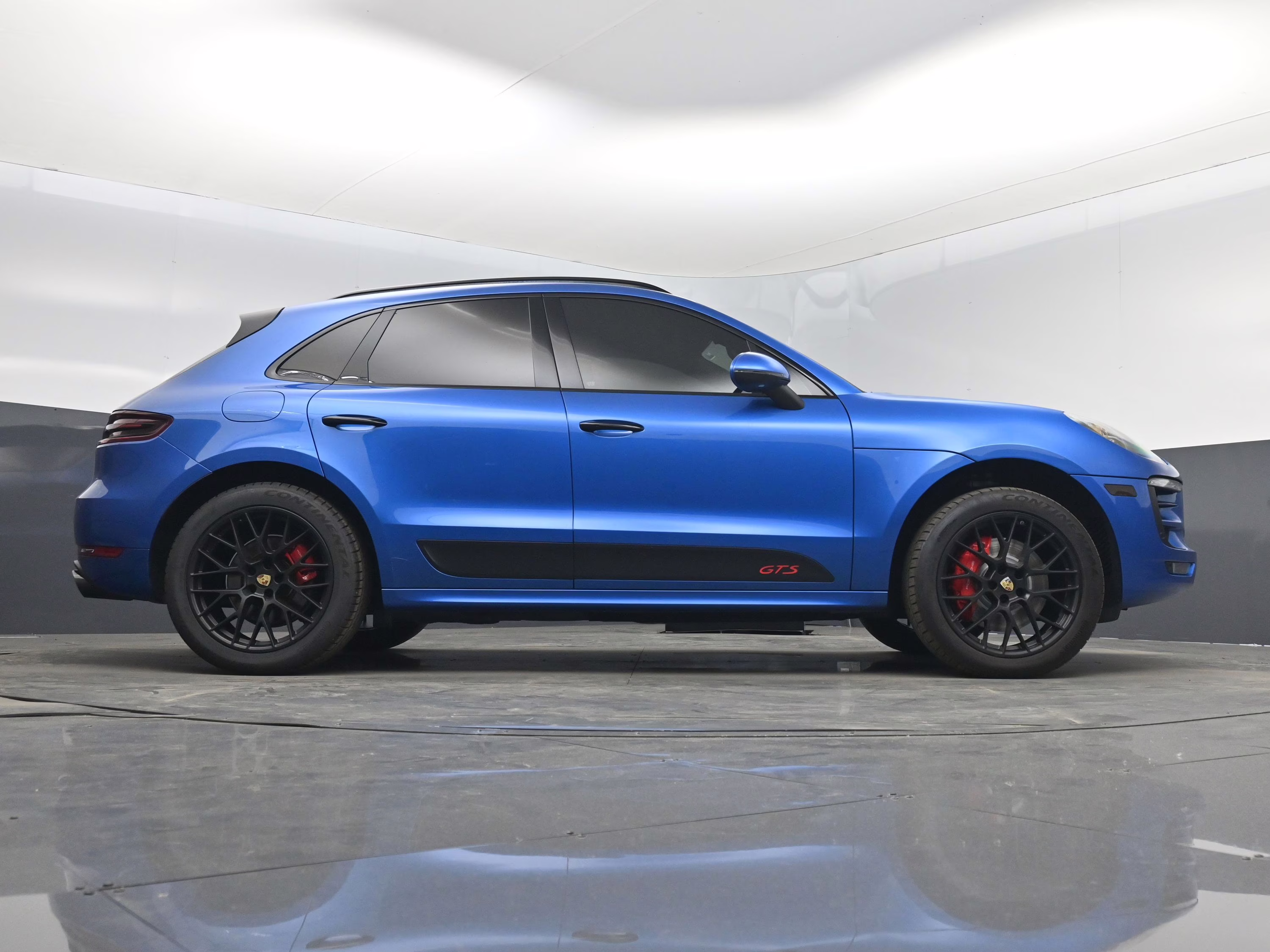 2018 Sapphire Blue Metallic Porsche Macan GTS AWD SUV