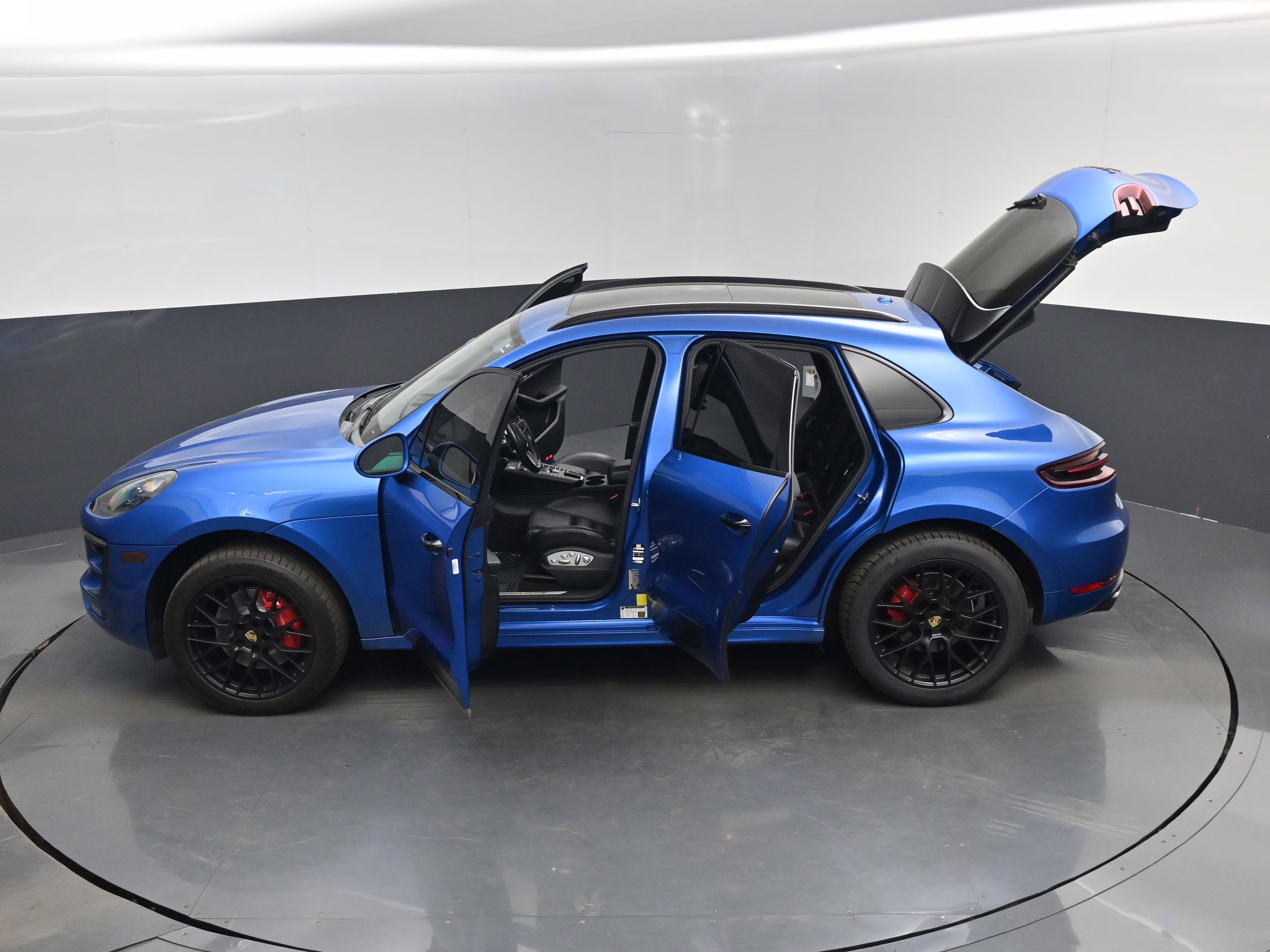 2018 Sapphire Blue Metallic Porsche Macan GTS AWD SUV