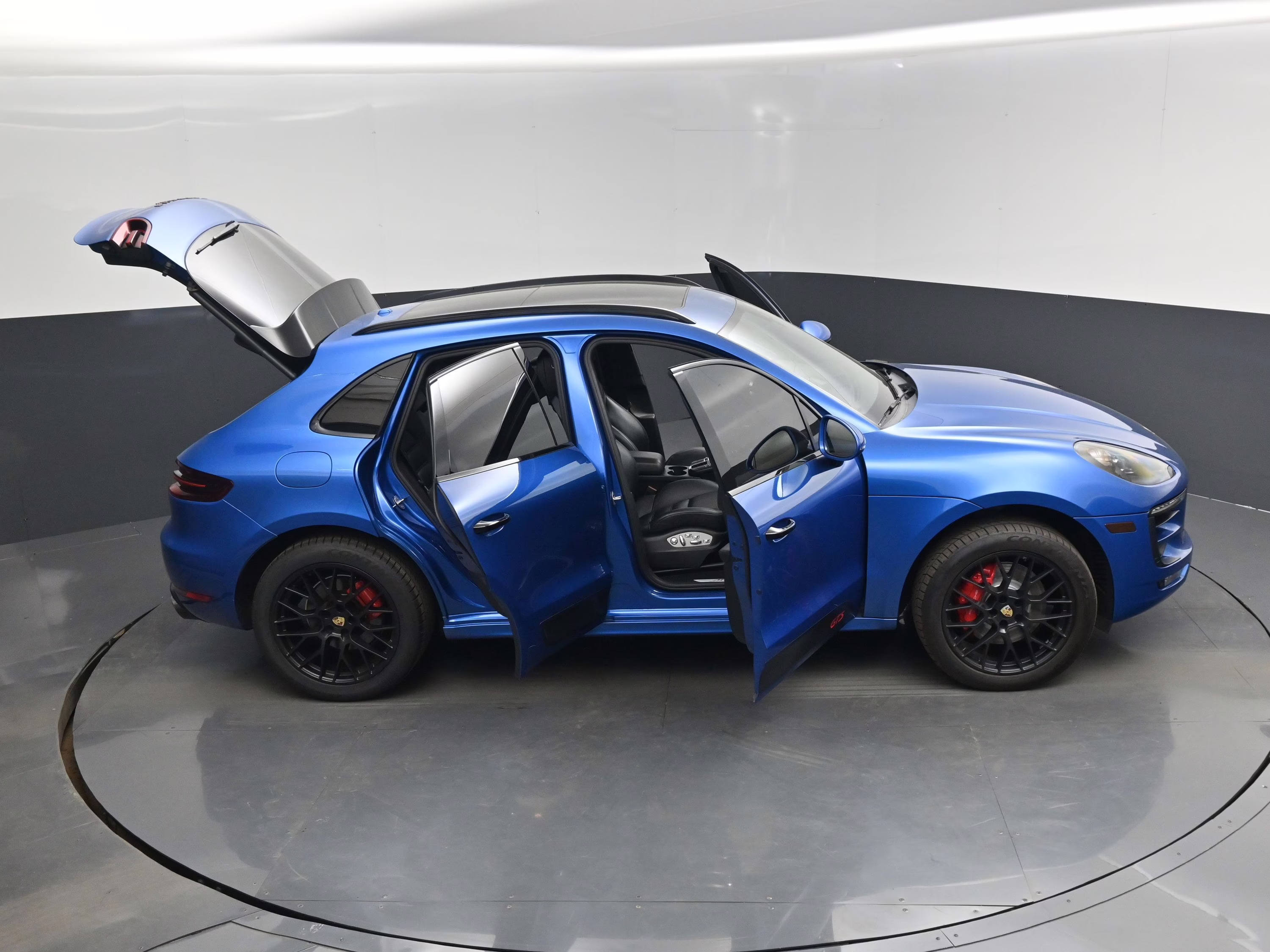 2018 Sapphire Blue Metallic Porsche Macan GTS AWD SUV