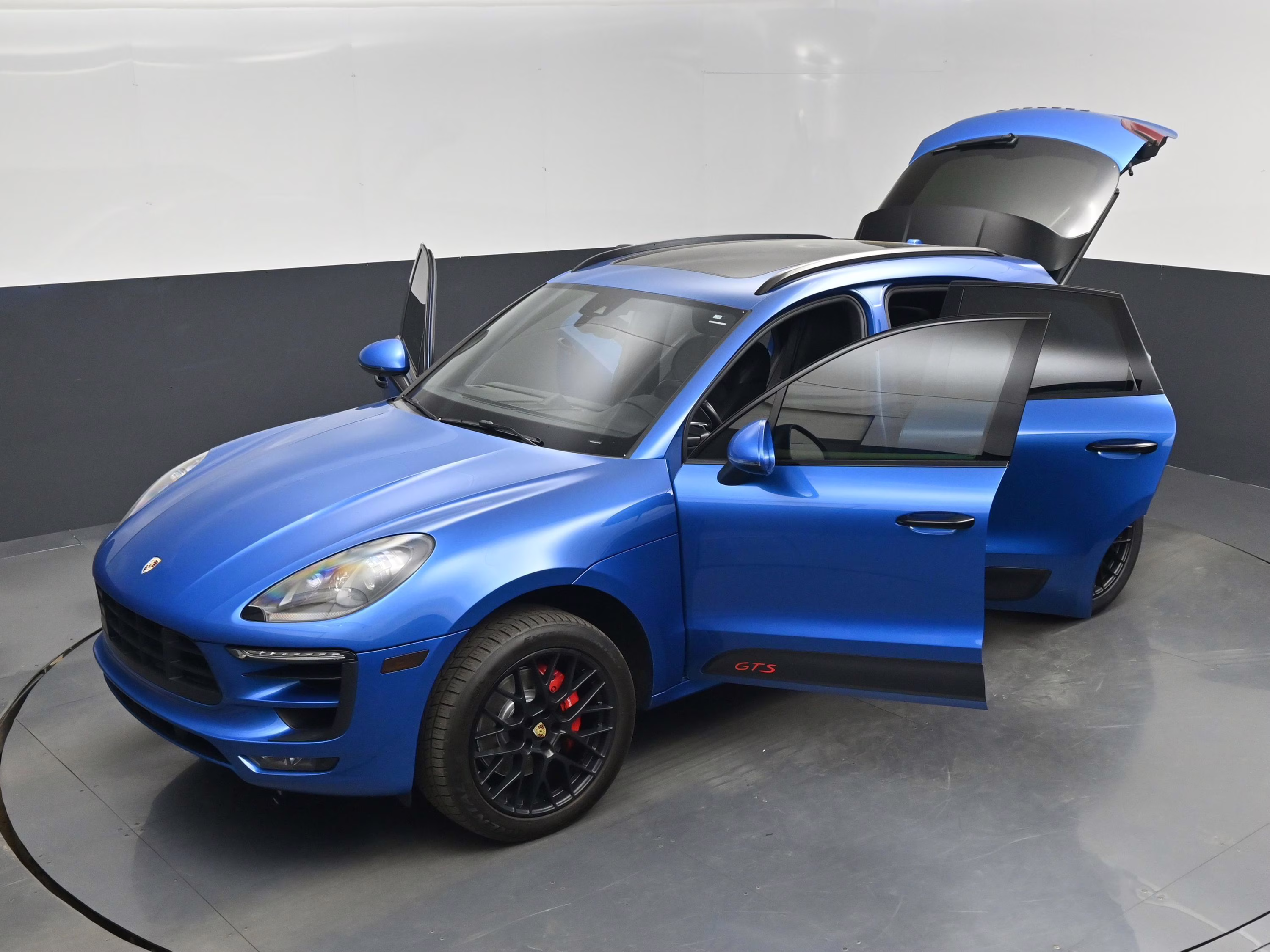 2018 Sapphire Blue Metallic Porsche Macan GTS AWD SUV