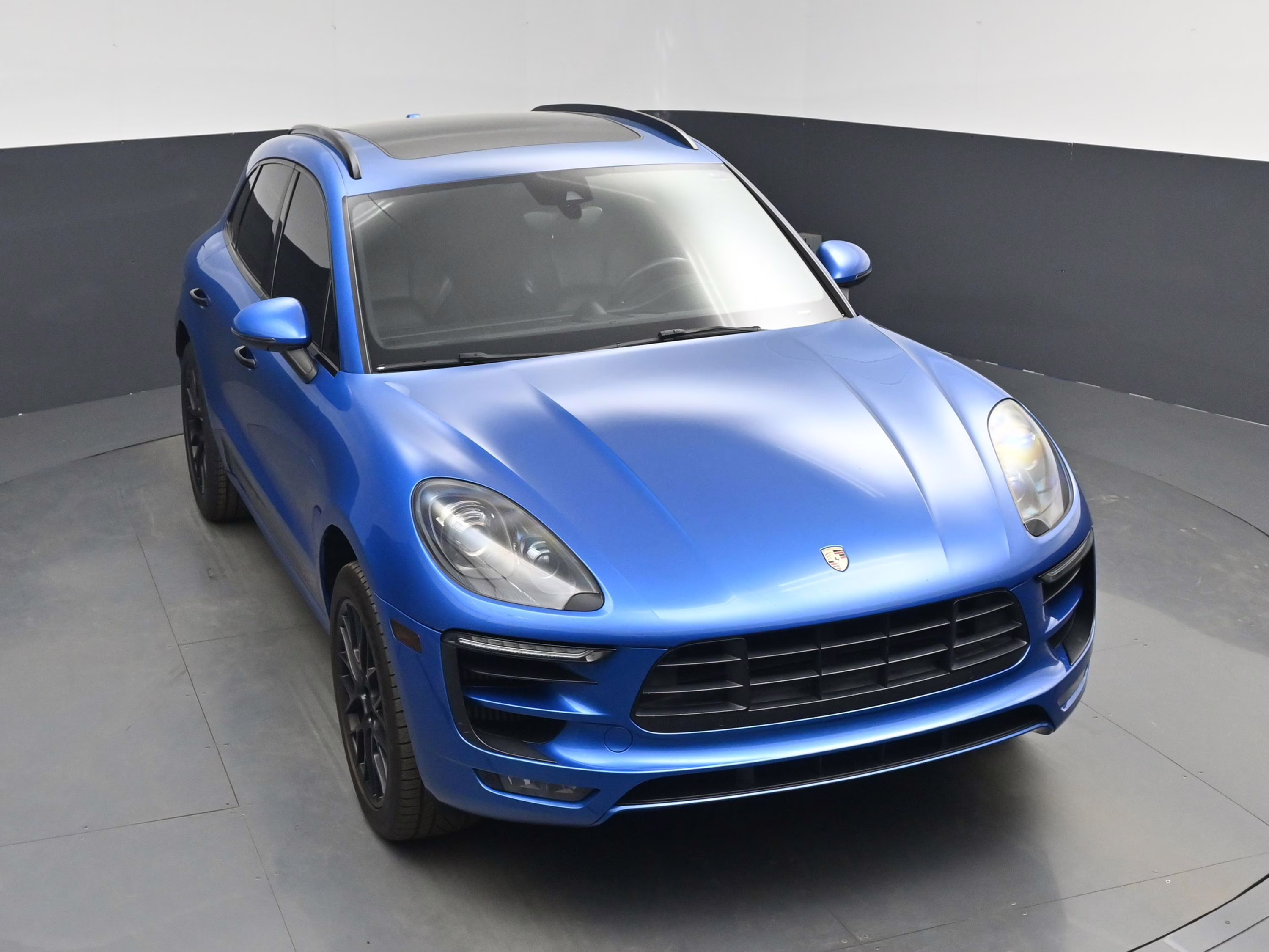 2018 Sapphire Blue Metallic Porsche Macan GTS AWD SUV