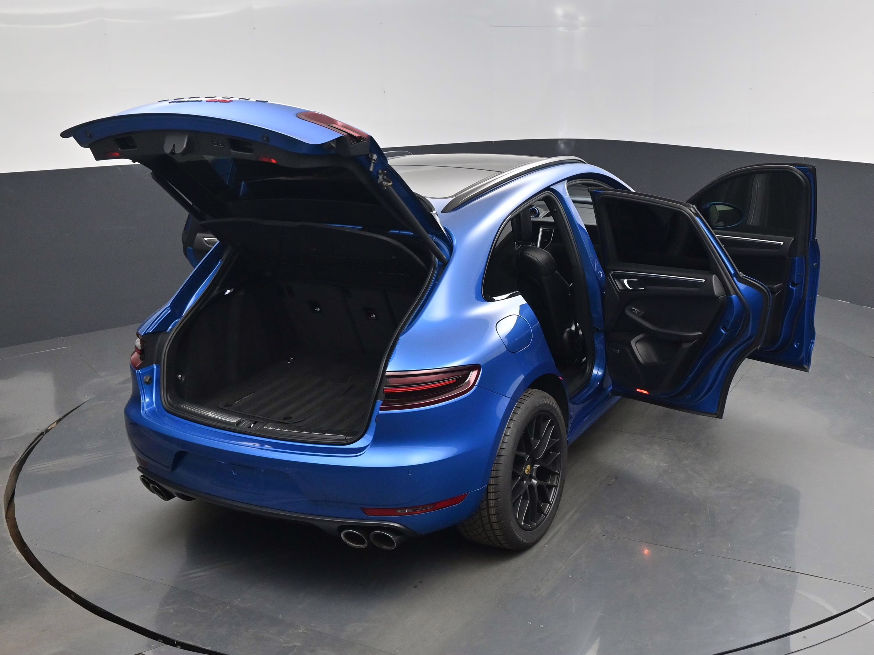 2018 Sapphire Blue Metallic Porsche Macan GTS AWD SUV