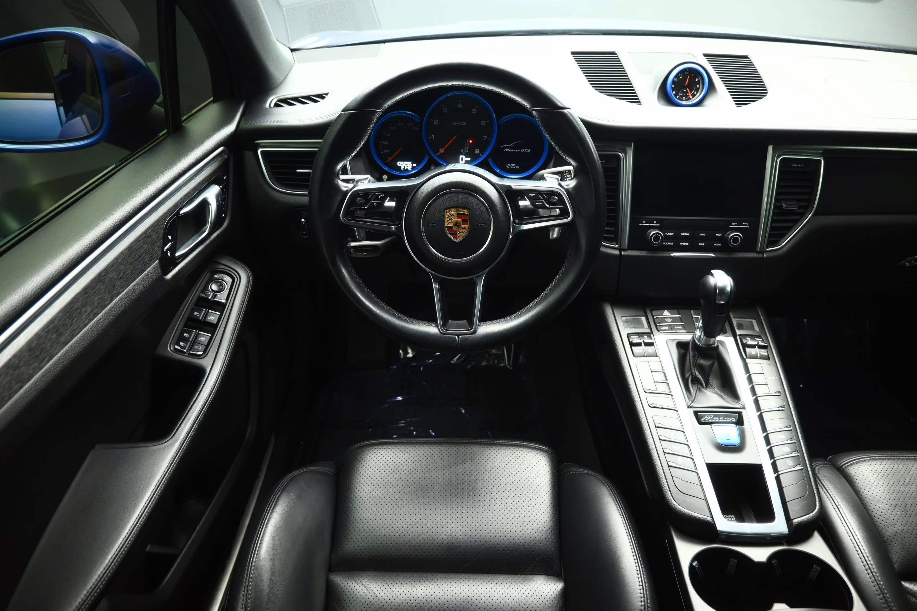 2018 Sapphire Blue Metallic Porsche Macan GTS AWD SUV