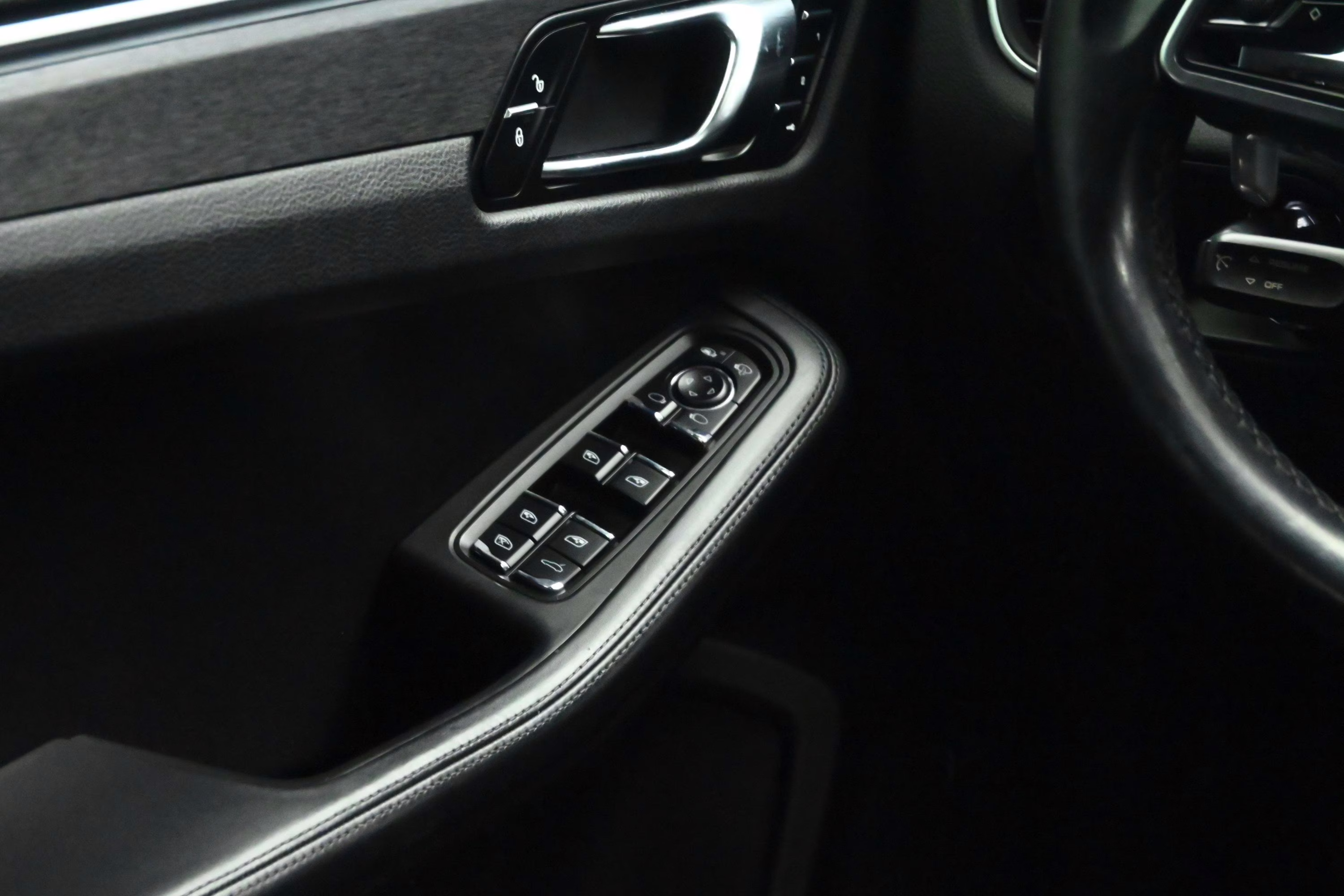 2018 Sapphire Blue Metallic Porsche Macan GTS AWD SUV