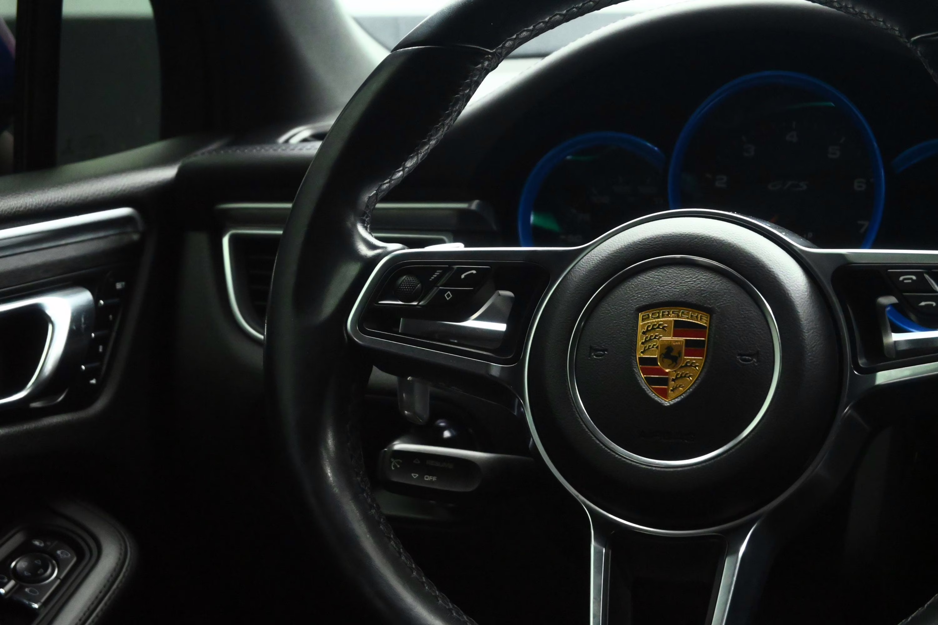 2018 Sapphire Blue Metallic Porsche Macan GTS AWD SUV