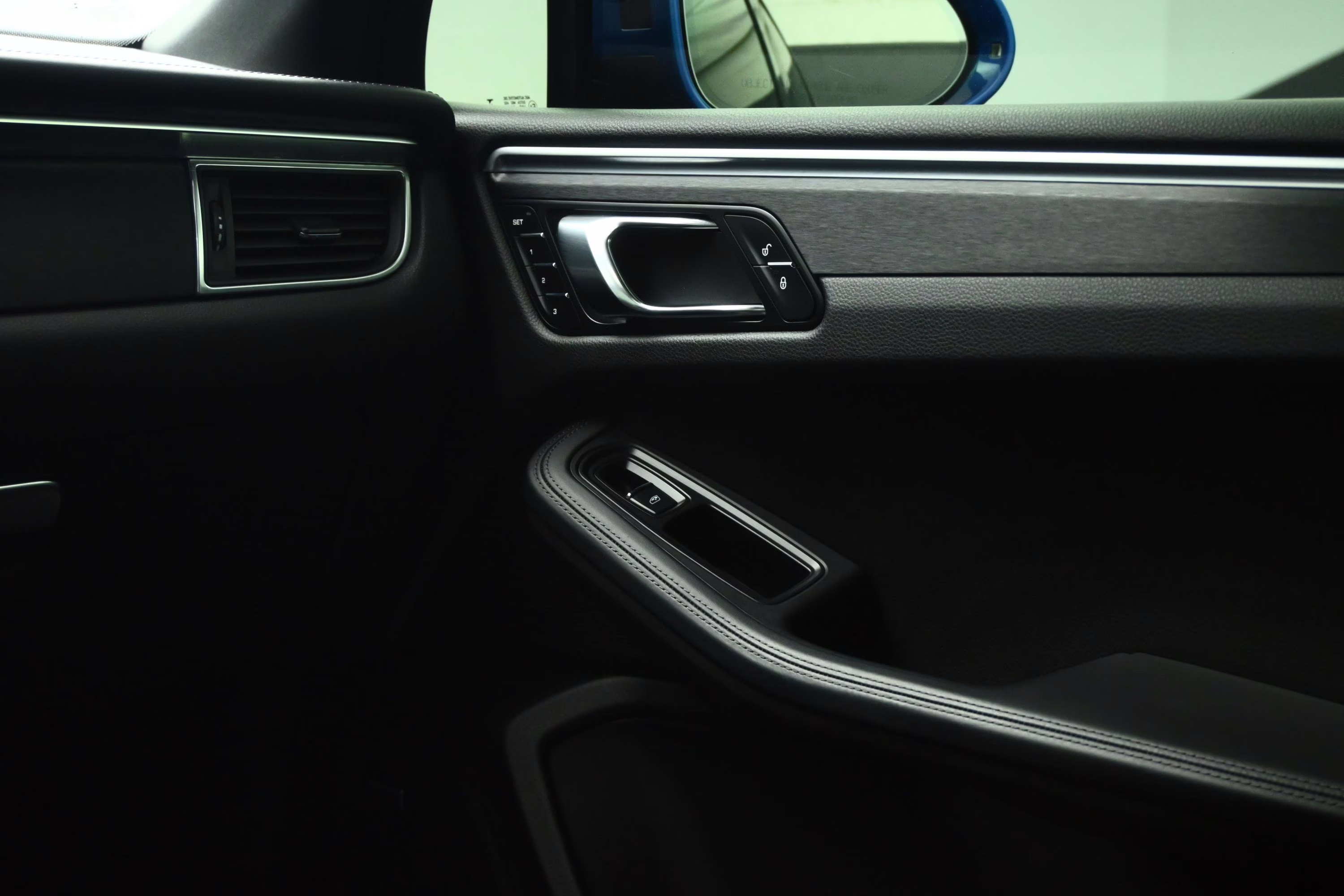 2018 Sapphire Blue Metallic Porsche Macan GTS AWD SUV