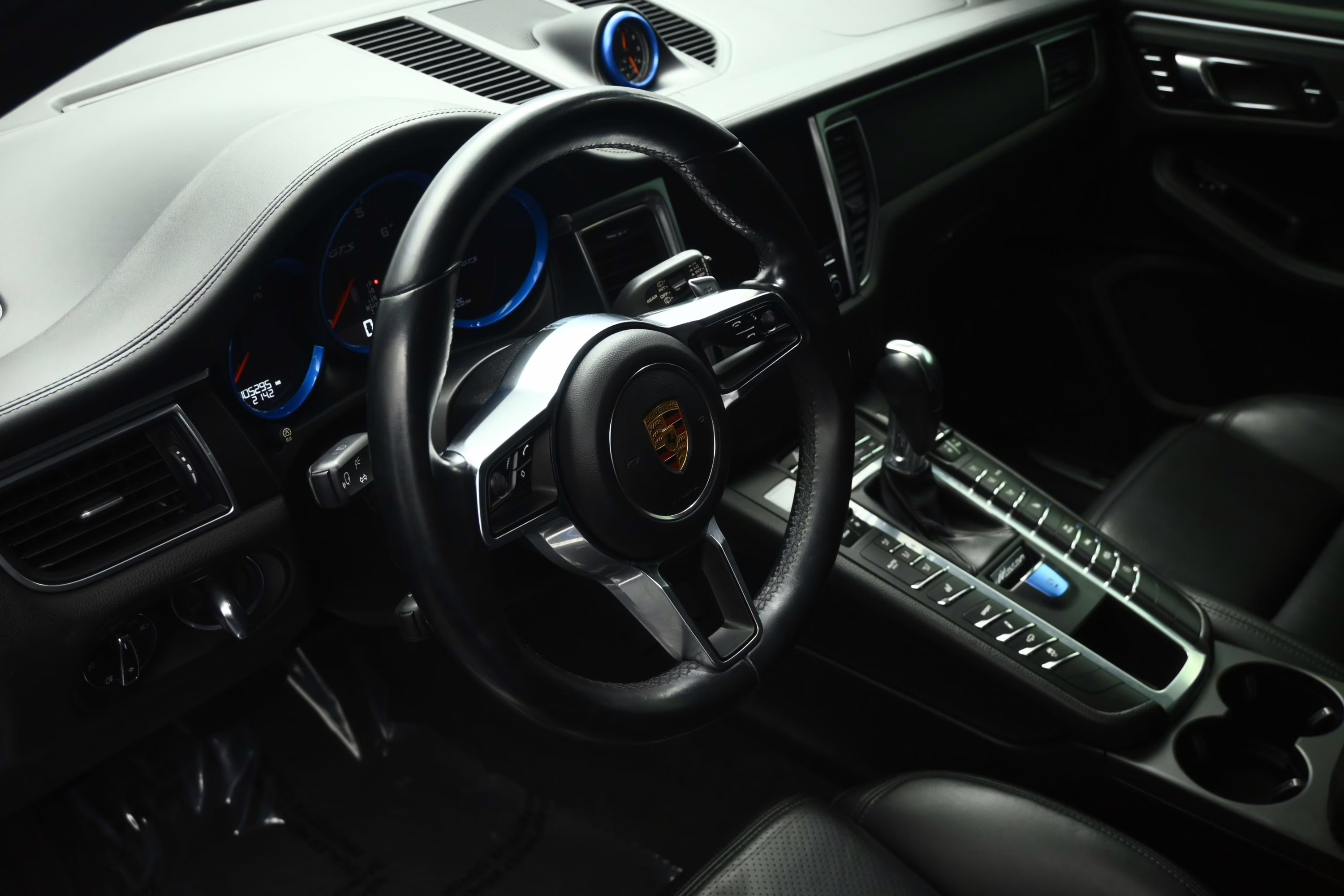 2018 Sapphire Blue Metallic Porsche Macan GTS AWD SUV