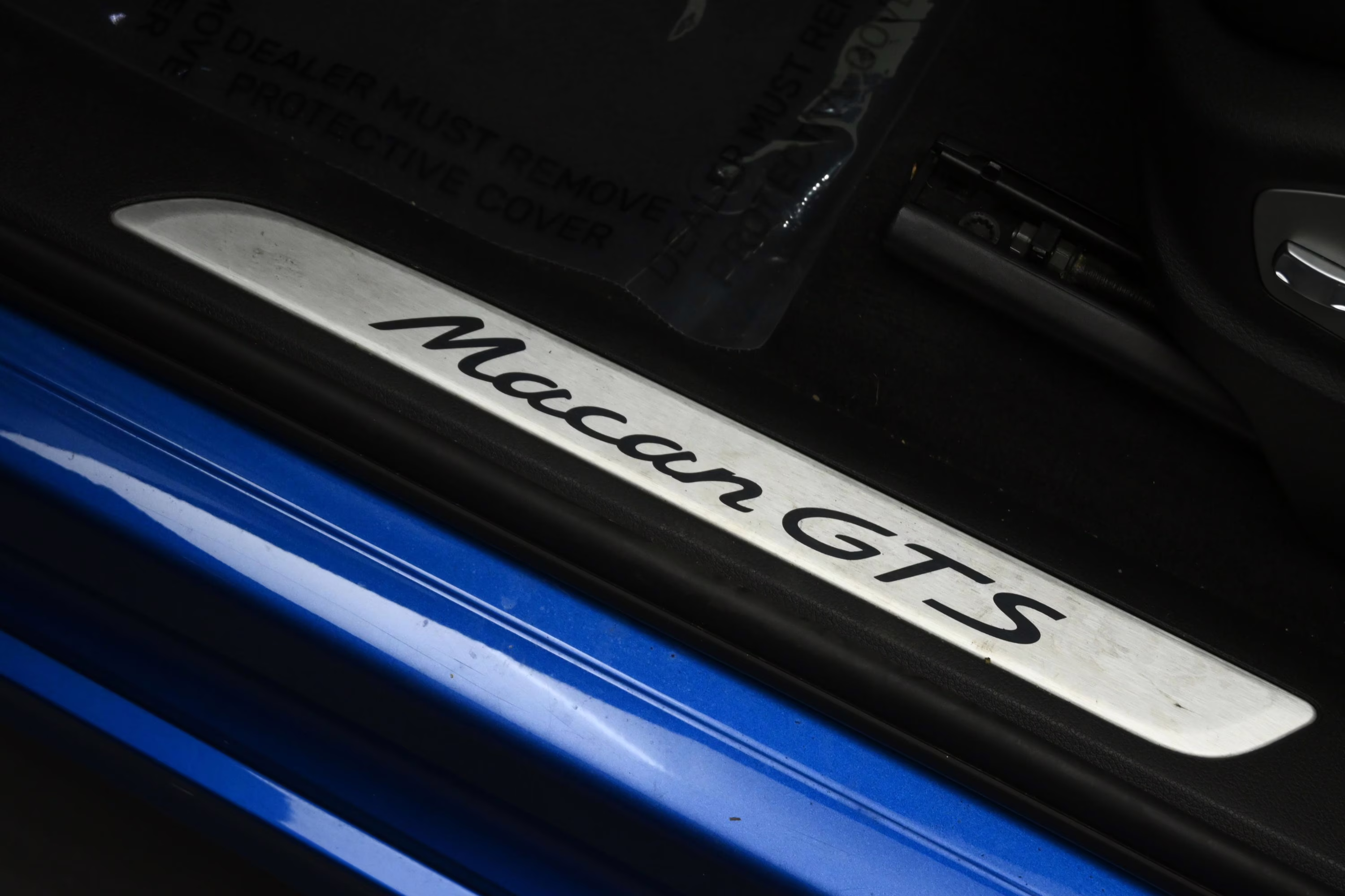 2018 Sapphire Blue Metallic Porsche Macan GTS AWD SUV