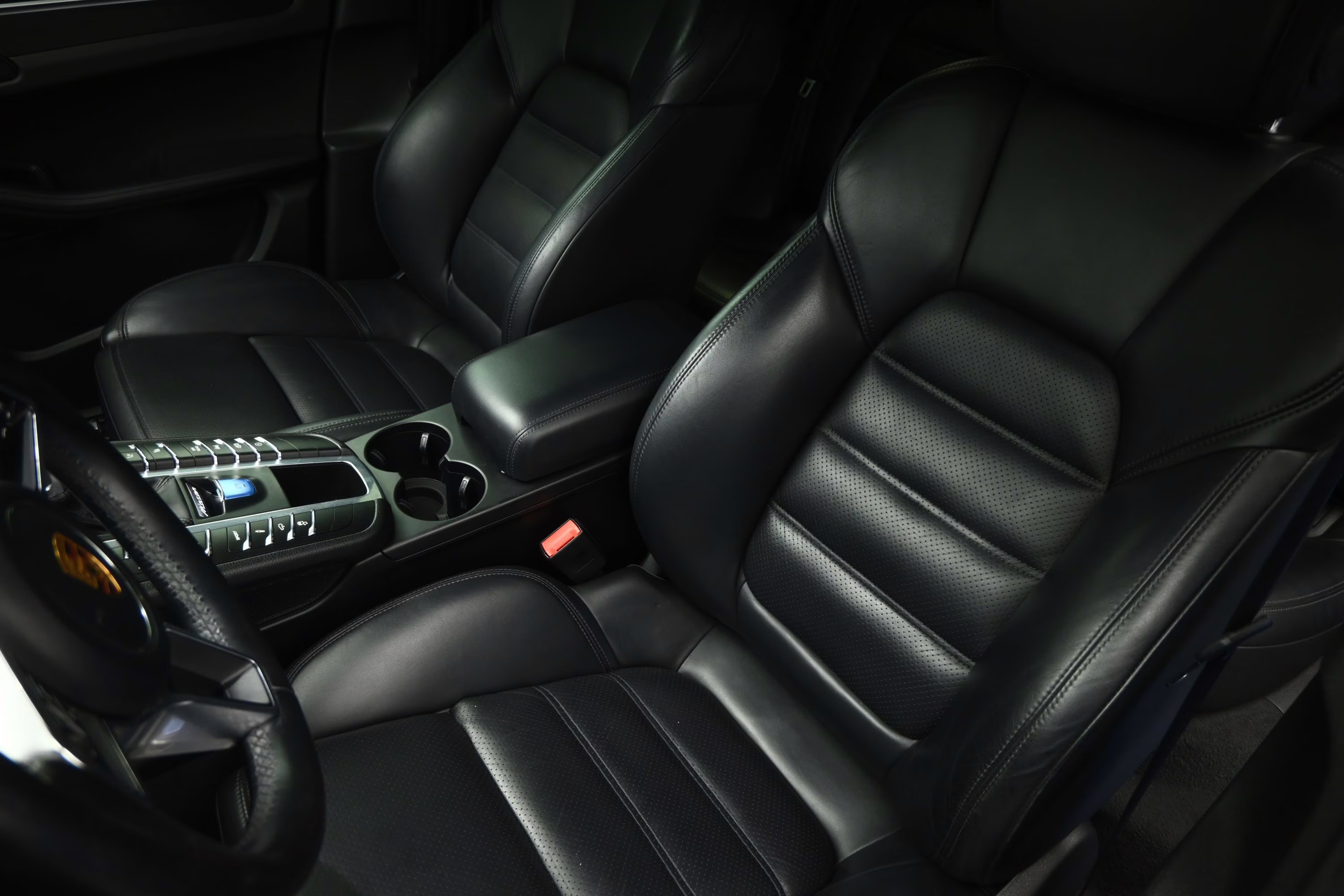 2018 Sapphire Blue Metallic Porsche Macan GTS AWD SUV