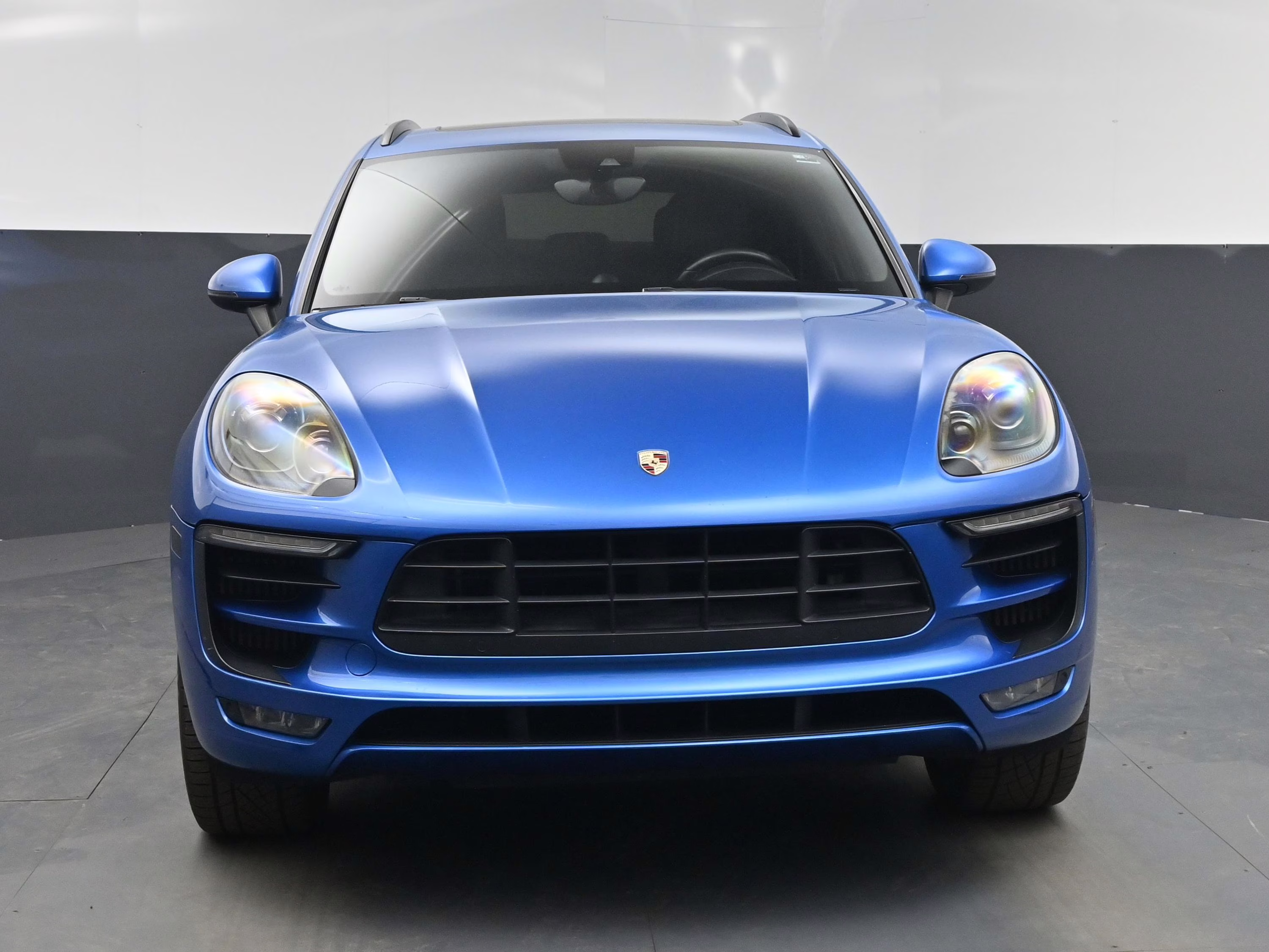 2018 Sapphire Blue Metallic Porsche Macan GTS AWD SUV