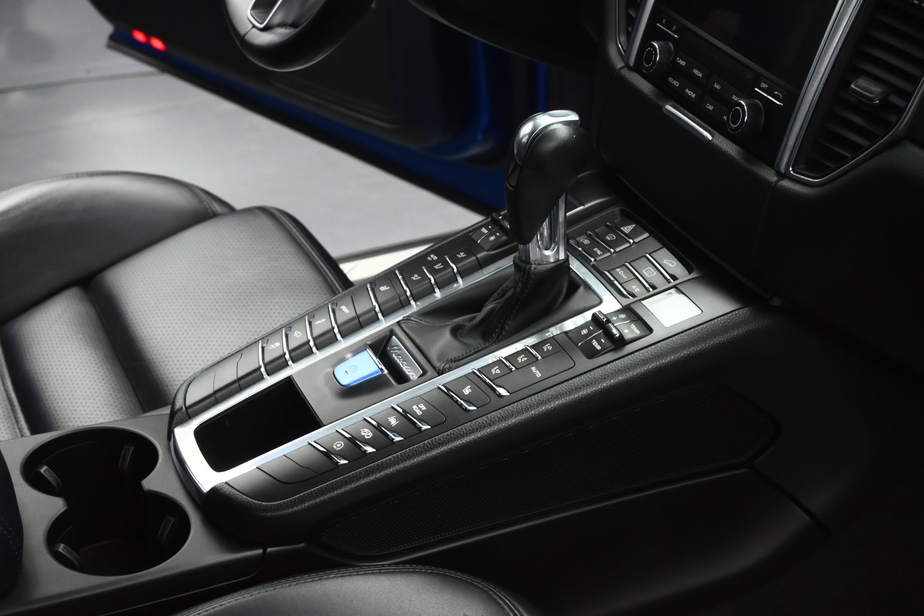 2018 Sapphire Blue Metallic Porsche Macan GTS AWD SUV