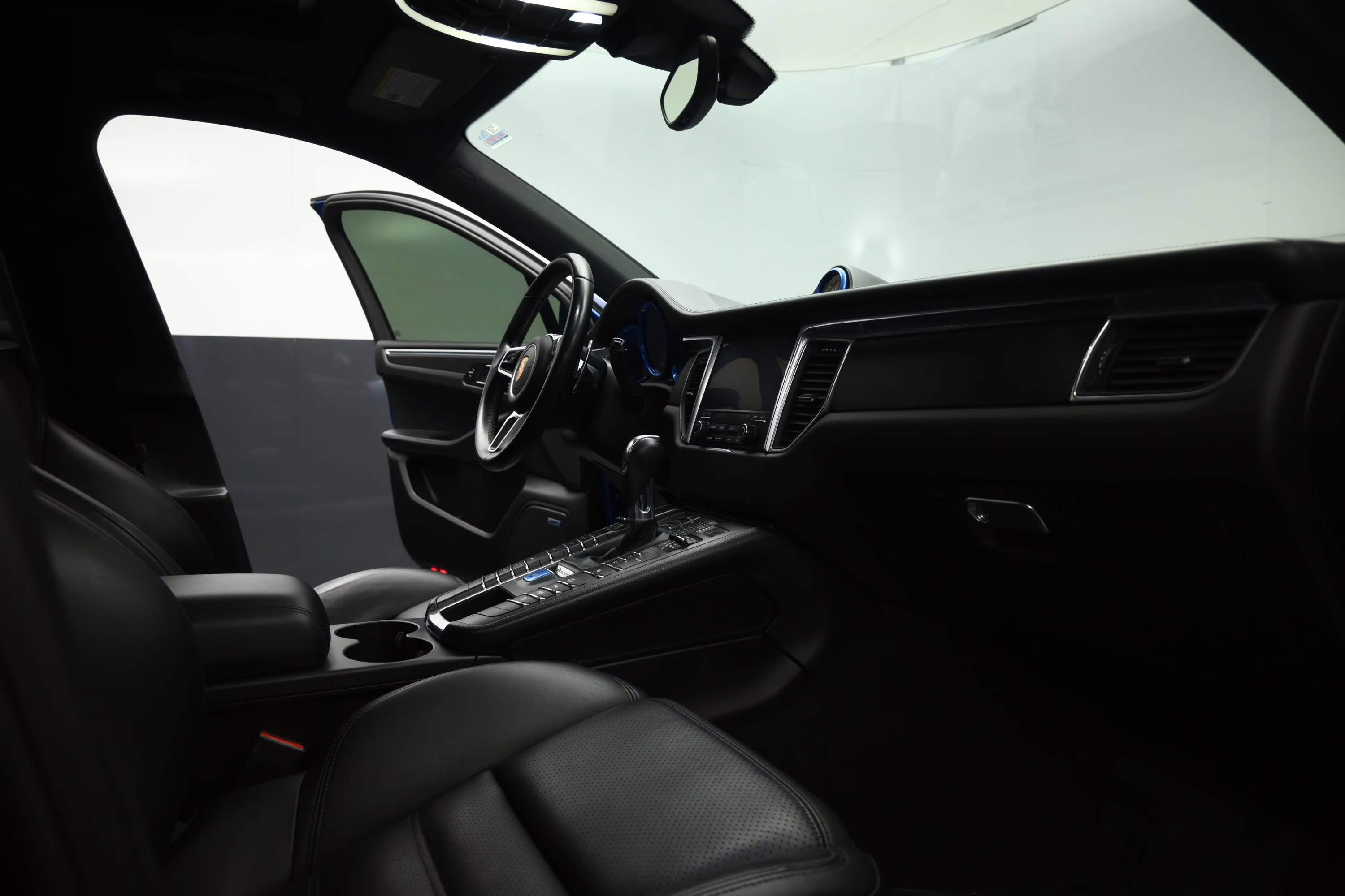 2018 Sapphire Blue Metallic Porsche Macan GTS AWD SUV