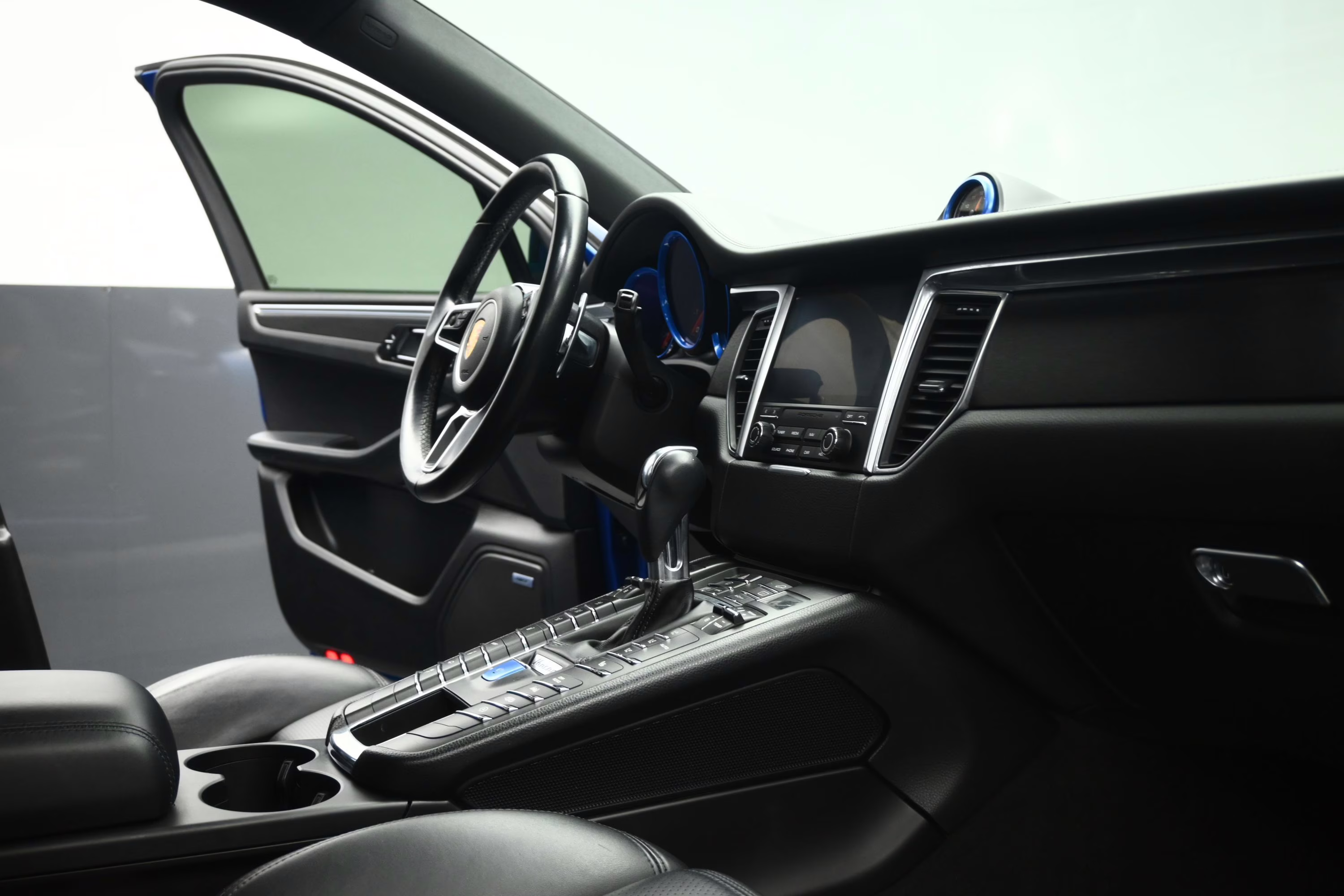 2018 Sapphire Blue Metallic Porsche Macan GTS AWD SUV