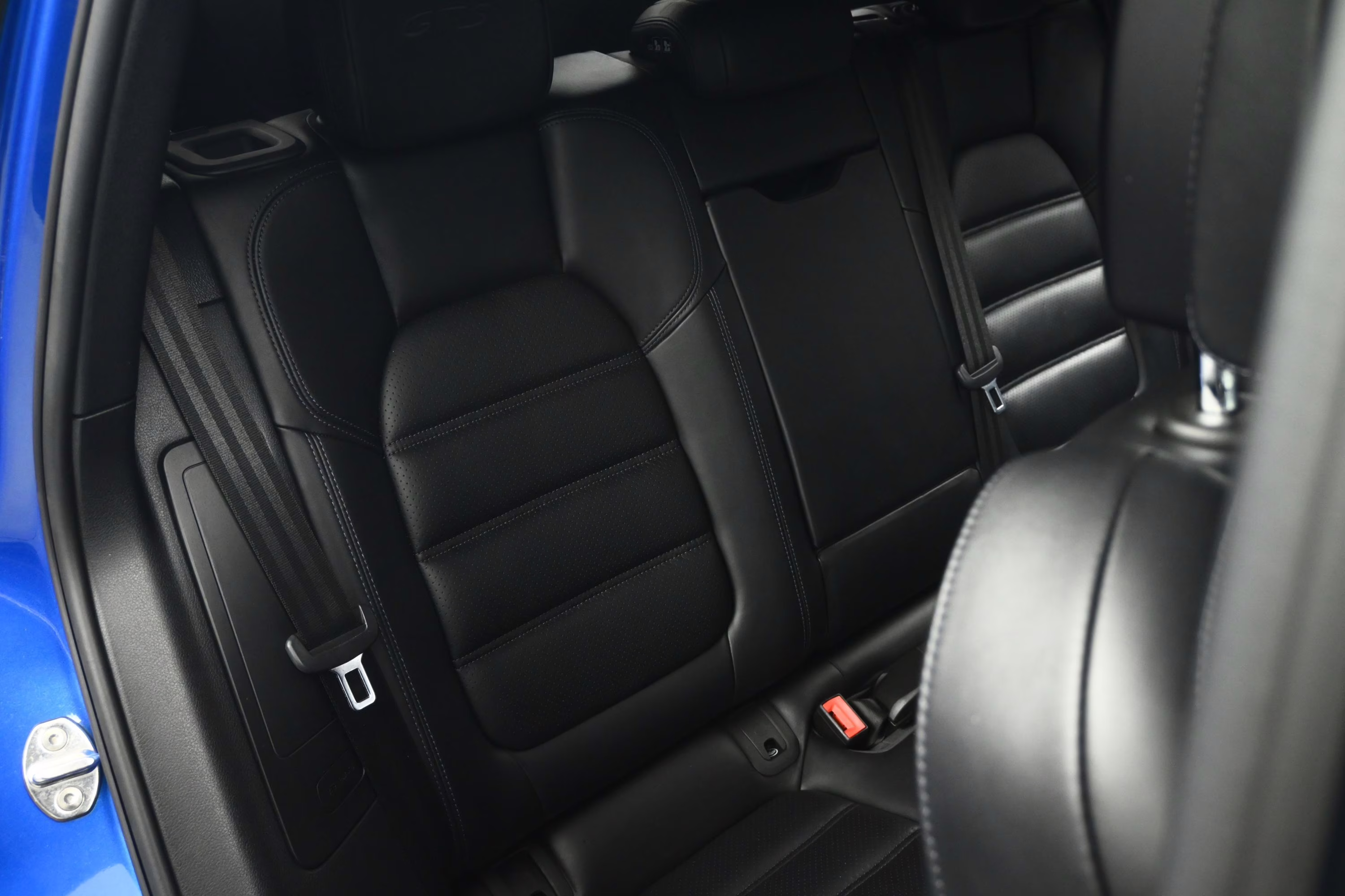 2018 Sapphire Blue Metallic Porsche Macan GTS AWD SUV