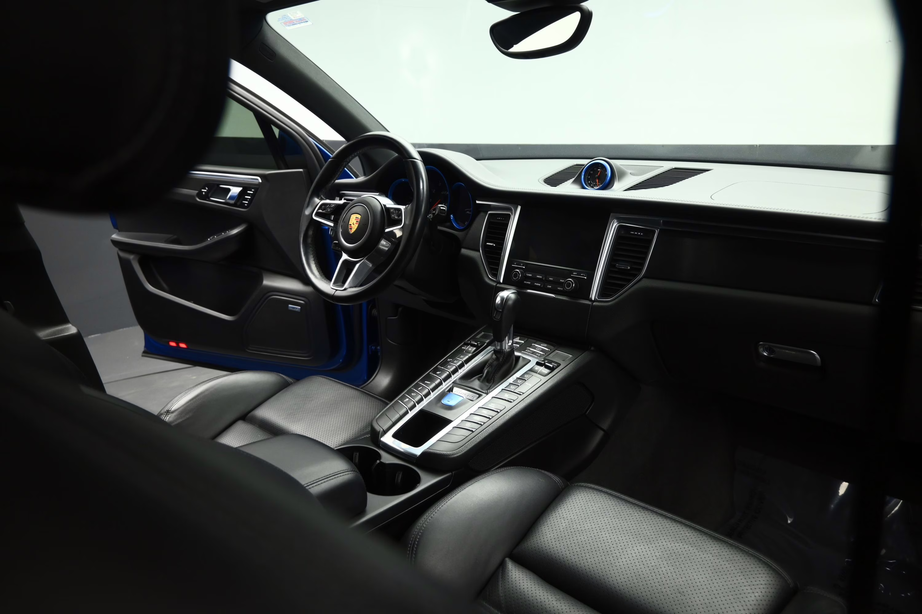 2018 Sapphire Blue Metallic Porsche Macan GTS AWD SUV