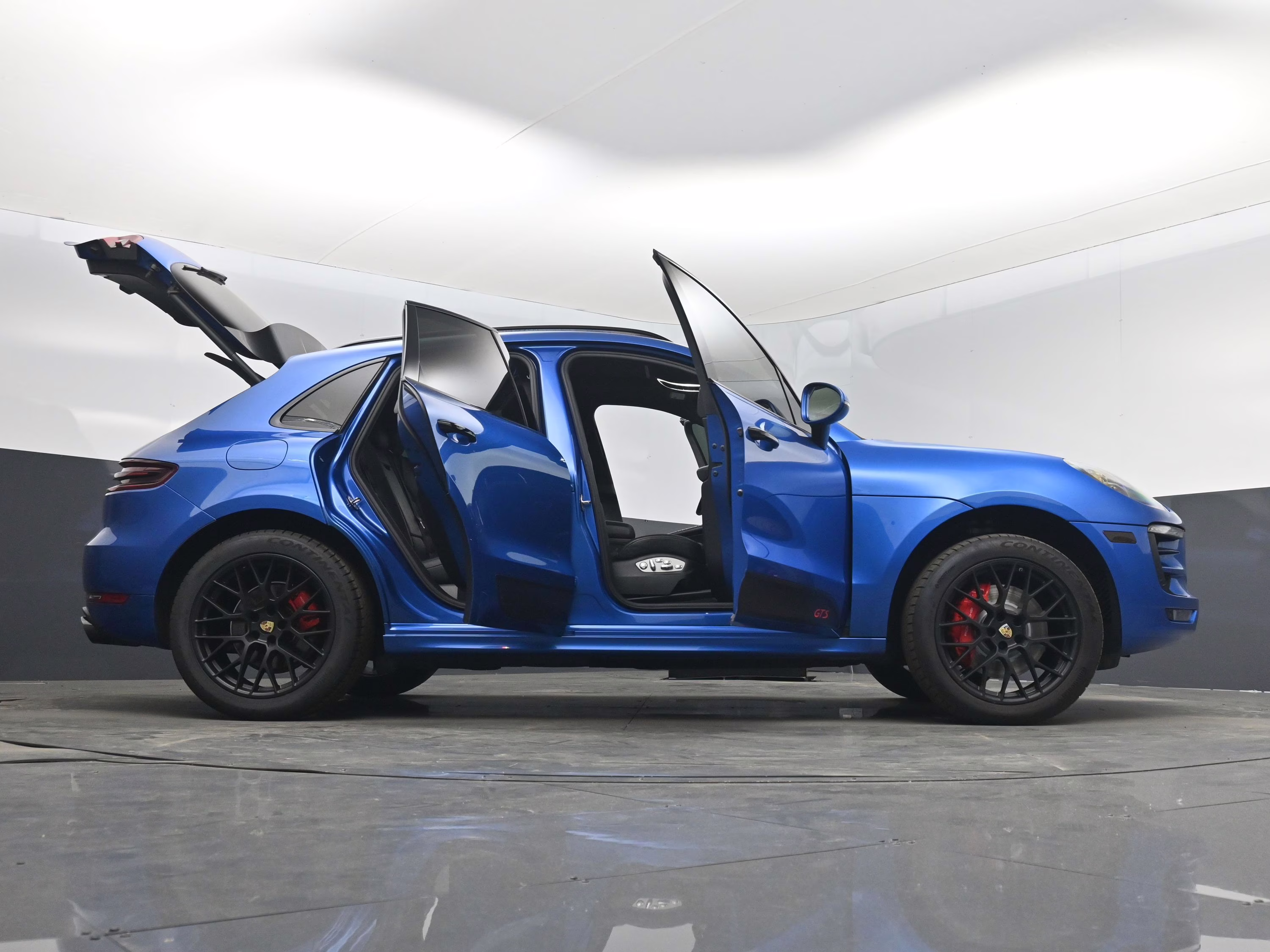 2018 Sapphire Blue Metallic Porsche Macan GTS AWD SUV