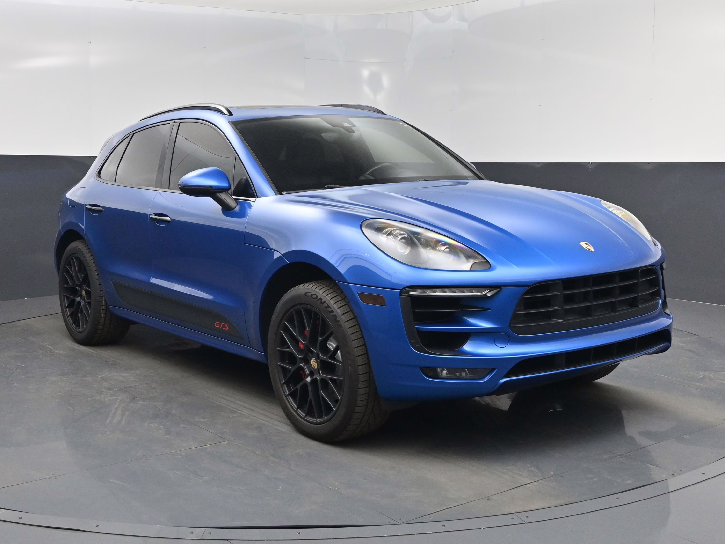 2018 Sapphire Blue Metallic Porsche Macan GTS AWD SUV