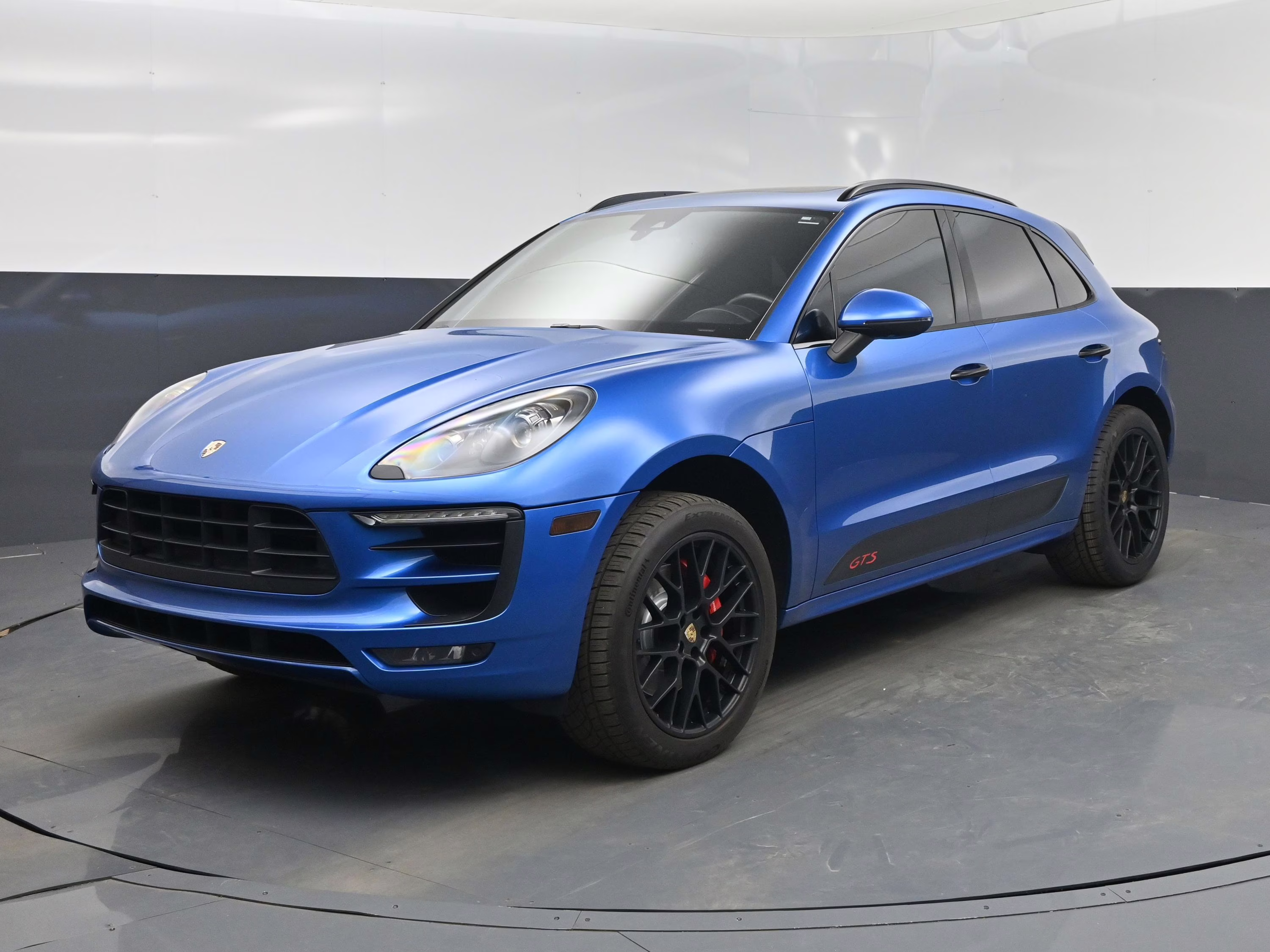 2018 Sapphire Blue Metallic Porsche Macan GTS AWD SUV