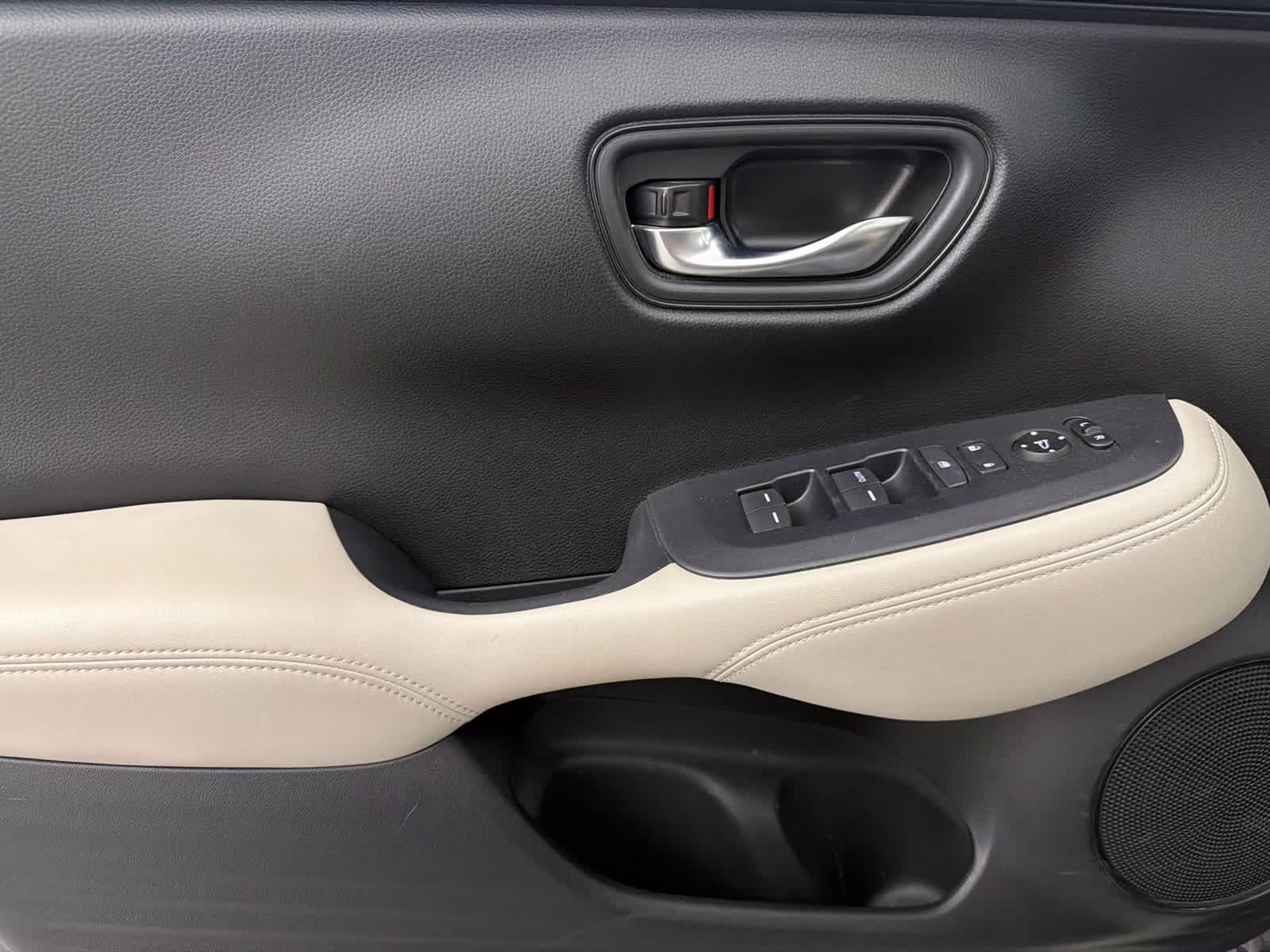 2023 Modern Steel Metallic Honda HR-V LX FWD SUV