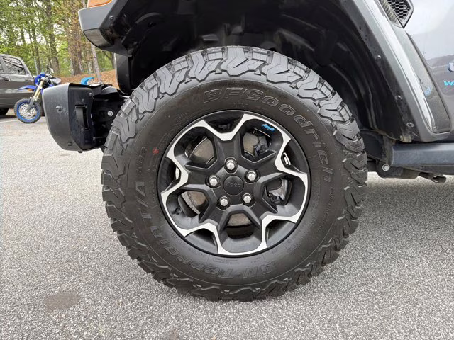 2023 Granite Crystal Metallic Clearcoat Jeep Wrangler 4xe Rubicon 4X4 Convertible