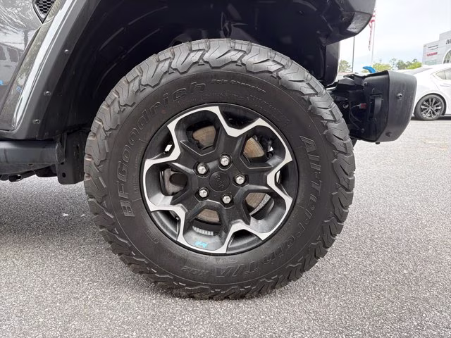 2023 Granite Crystal Metallic Clearcoat Jeep Wrangler 4xe Rubicon 4X4 Convertible