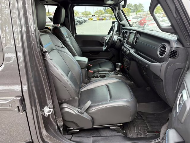 2023 Granite Crystal Metallic Clearcoat Jeep Wrangler 4xe Rubicon 4X4 Convertible