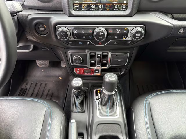 2023 Granite Crystal Metallic Clearcoat Jeep Wrangler 4xe Rubicon 4X4 Convertible