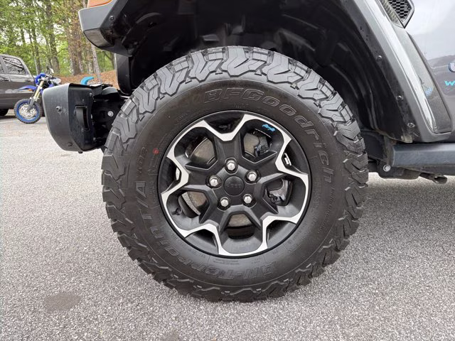 2023 Granite Crystal Metallic Clearcoat Jeep Wrangler 4xe Rubicon 4X4 Convertible