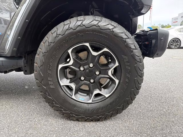 2023 Granite Crystal Metallic Clearcoat Jeep Wrangler 4xe Rubicon 4X4 Convertible