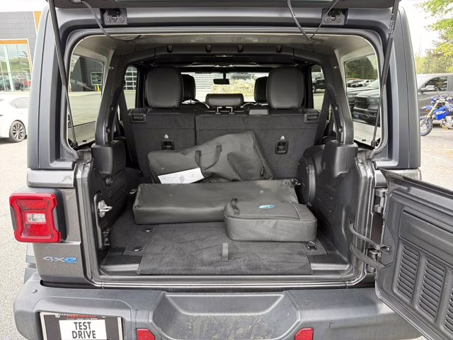 2023 Granite Crystal Metallic Clearcoat Jeep Wrangler 4xe Rubicon 4X4 Convertible