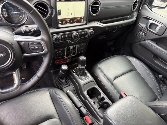 2023 Granite Crystal Metallic Clearcoat Jeep Wrangler 4xe Rubicon 4X4 Convertible