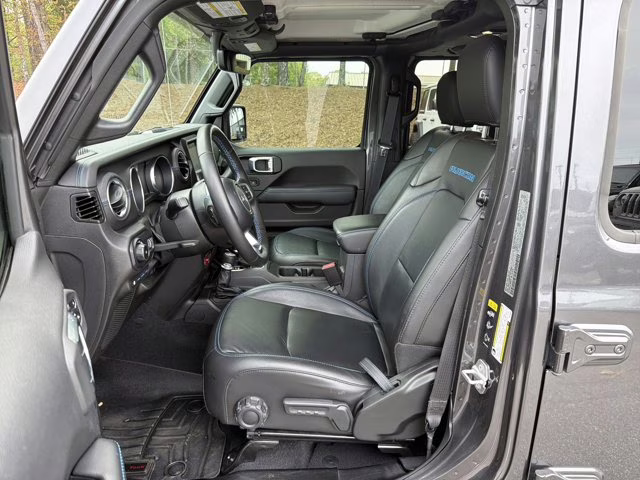 2023 Granite Crystal Metallic Clearcoat Jeep Wrangler 4xe Rubicon 4X4 Convertible